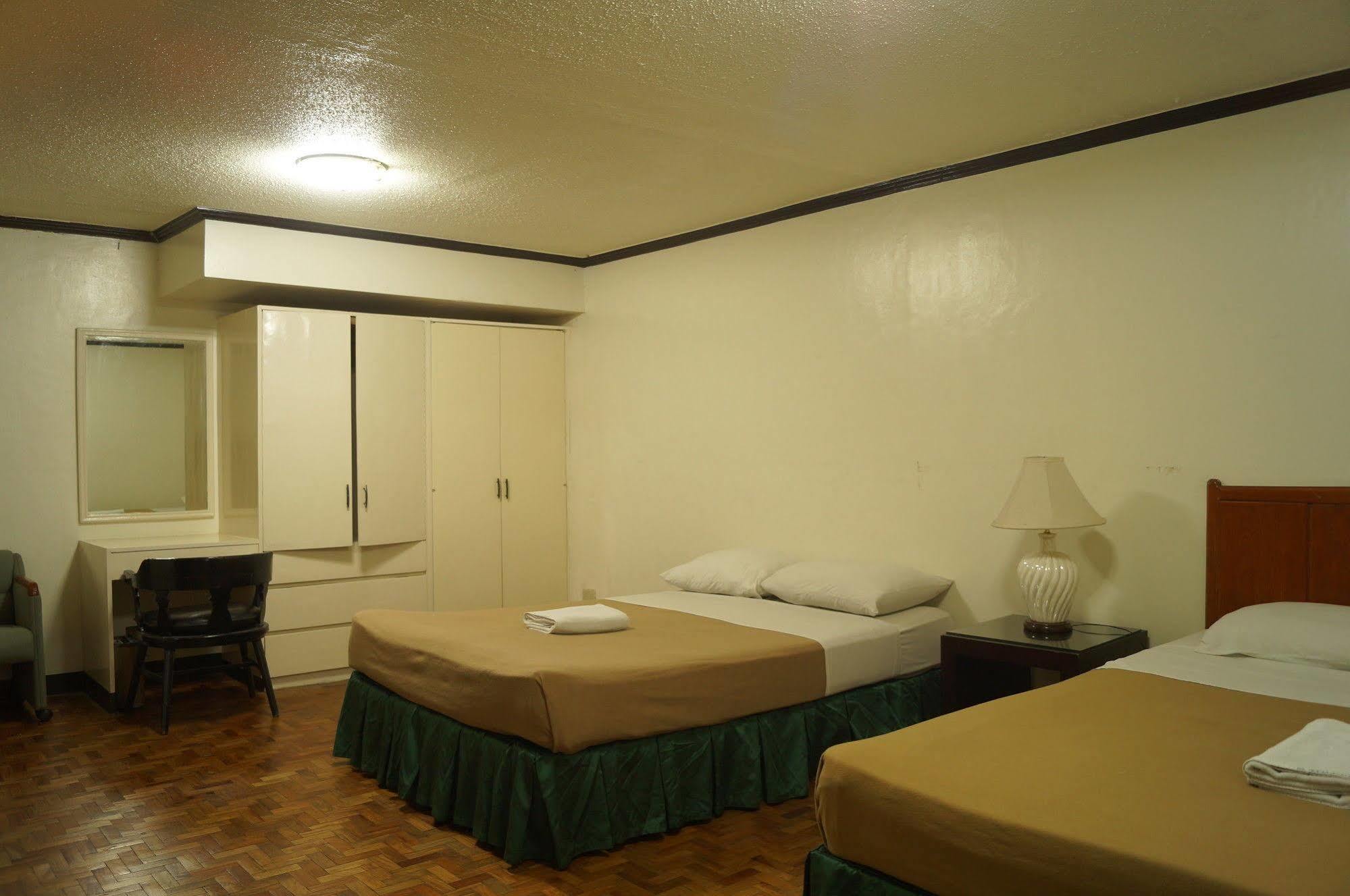 El Rico Suite Makati By Reddoorz Макати Экстерьер фото